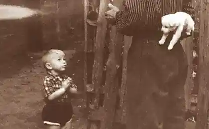 Joy at all times: touching historical photos
