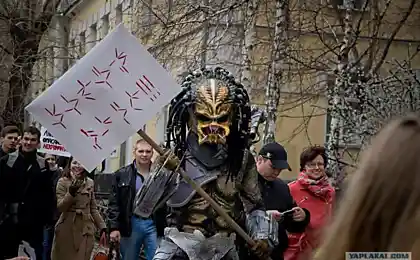 Хищник на митинге