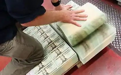 Опять зарплату мелочью выдали