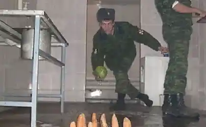 Армейский боулинг ....))))