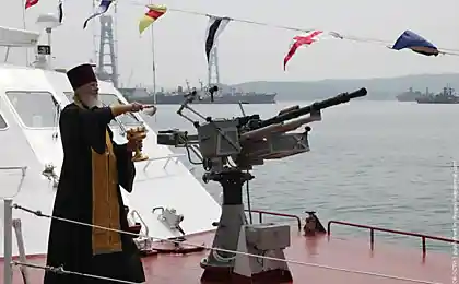 Во имя отца, и сына... Огонь!