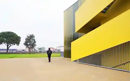 Перша школа в Італії