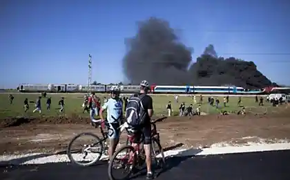 Пожар в поезде (9 фотографий)