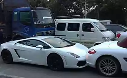 Одновременная авария Lamborgini, Porsche, Rolls Royce Phantom