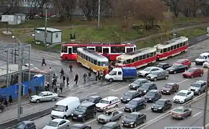 Немає того, хто хоче дати.