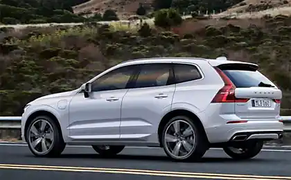 Новий кросовер Volvo XC60 дебютував з гібридною електростанцією