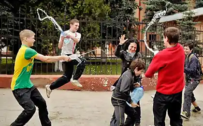 Чистый понедельник прошел бурно