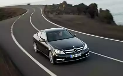 Mercedes-Benz показал снимки купе C-класса