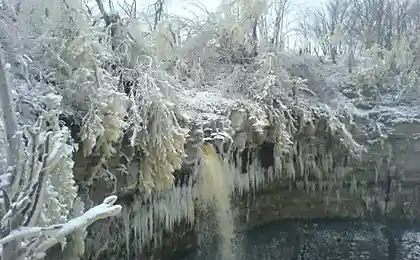 Замерзший водопад (5 фото)