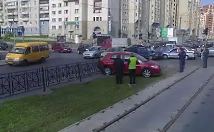 Менты не поделили дорогу (7 фото)