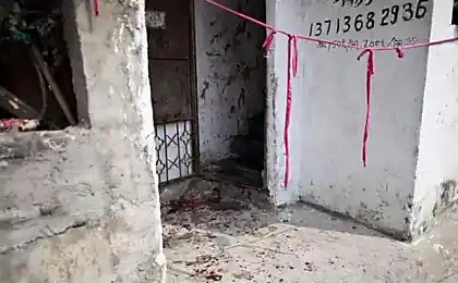 И вот возвращается муж пораньше