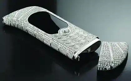 Телефон за миллион
