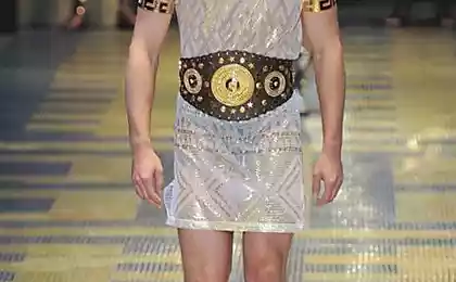 МУЖЧИНЫ В ЮБКАХ. VERSACE.