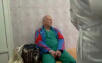 Покрадений хлопець в клініці
