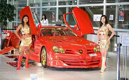 Mercedes McLaren SLR украсили рубинами и золотом