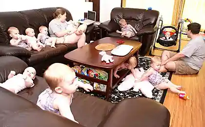 Памятник надо родителям!