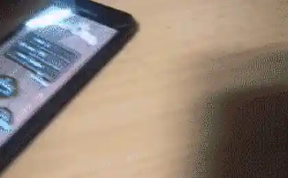 Она что-то знает