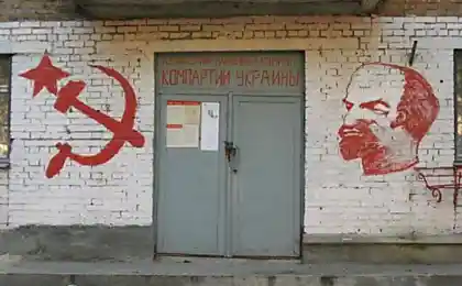 Ленін з такого портрета в Маузолей