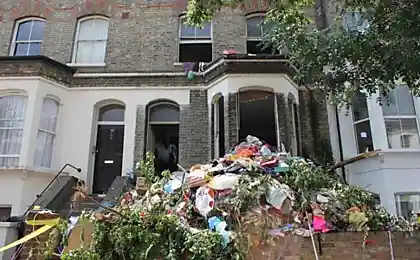 A guy bought a house for 450,000 pounds and not even looked at it ...