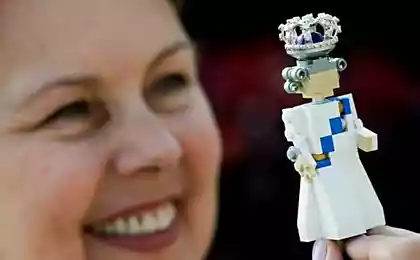 Королева из Lego