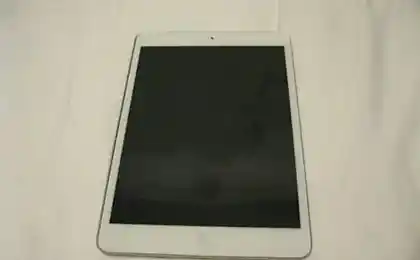 Почему не надо покупать iPad на базаре (4 фотографии)