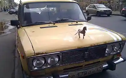 Жёлтый Ferrari