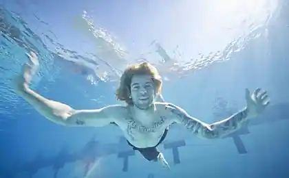 Nirvana's Nevermind кришка герой відтворив його 25 років пізніше. Як виглядає карапаце?