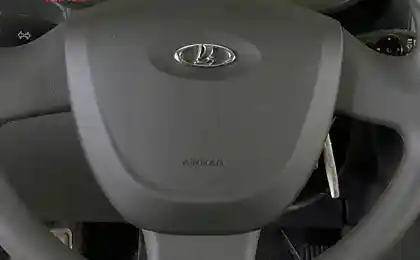 Lada Granta - Косяк на приборке?