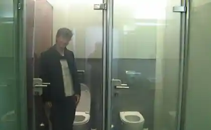 Решение проблемы свободных кабинок в туалете