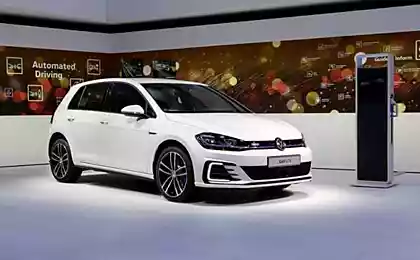 Представлен новый гибридный хэтчбек Volkswagen Golf GTE 2017