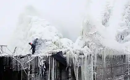 Разбор айсберга (9 фотографий)