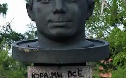 Юра, мы все проебали...