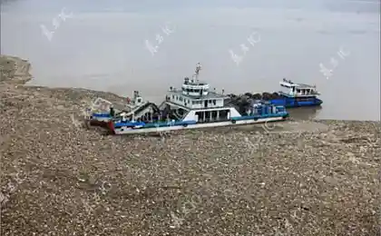 Китай тонет в мусоре (17 фотографий)