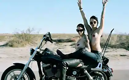 La Motocyclette: Американская фотовыставка доказывает право девушек на