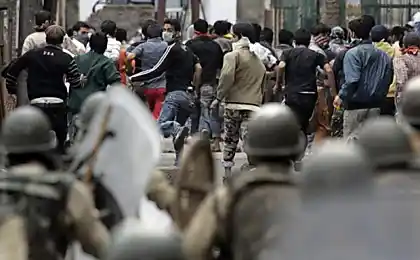 In India riots (11 фото)
