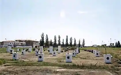 По приколу все ломать
