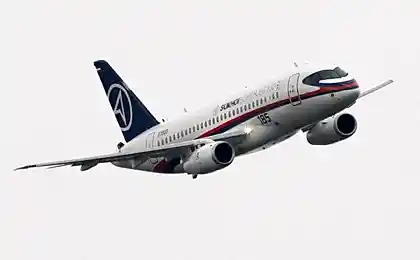 Сухой Superjet 100