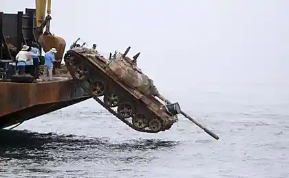 Танки в воду (9 фотографий)