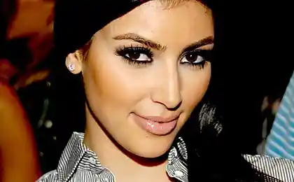 Ким Кардашиан (KimKardashian)