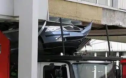 Skoda не доехала до хозяина (5 фото)