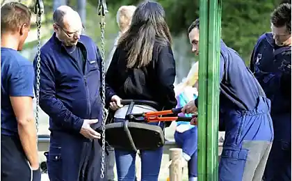 Застряла на качели