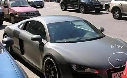 Была Audi R8, стала  BMW 850i