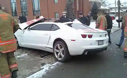 Убили новенький Camaro (3 фотографии)