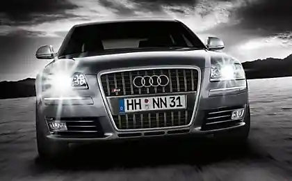 Audi S8 - ефектний пристрій!