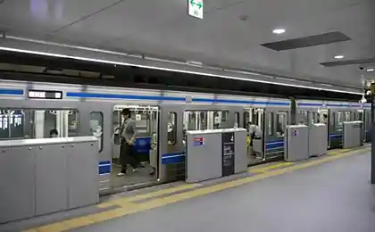Метро в Токио