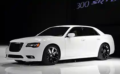 Самый быстрый седан в мире - Chrysler 300 SRT8