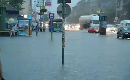 Ух... Вот это потоп. Как залило метро и автобусы