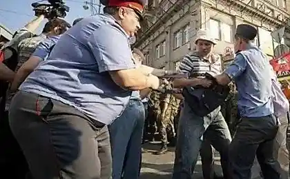 Я видел в сумке пончик ...)))