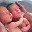 Эти новорожденные близнецы обнимаются! Удивительное и трогательное видео