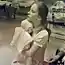 Спустя 38 лет пациентка разыскала медсестру, которая была добра к ней в детстве. Эта история наполнена светом